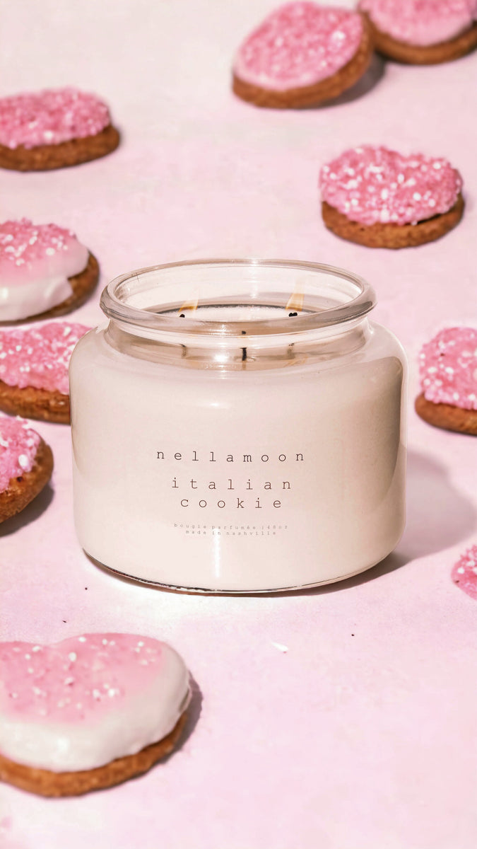 italian cookie lumière candle almond, cinnamon, vanilla, lemon, nutme